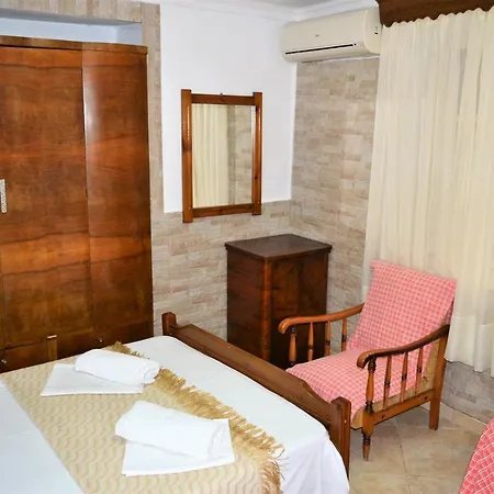 Evaggelou Apartment Potos