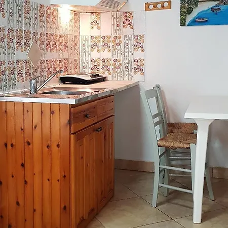 Evaggelou Apartment Potos