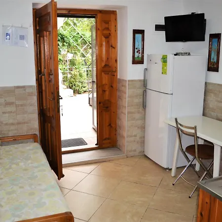 Evaggelou Apartment Potos