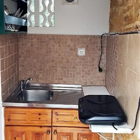 Evaggelou Apartment Potos